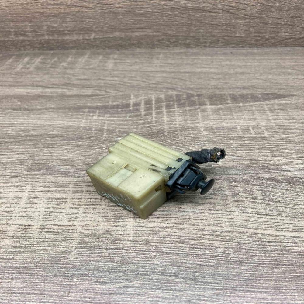 04671336 3418G1 3  Brake pedal sensor switch Jeep Grand Cherokee (WJ)