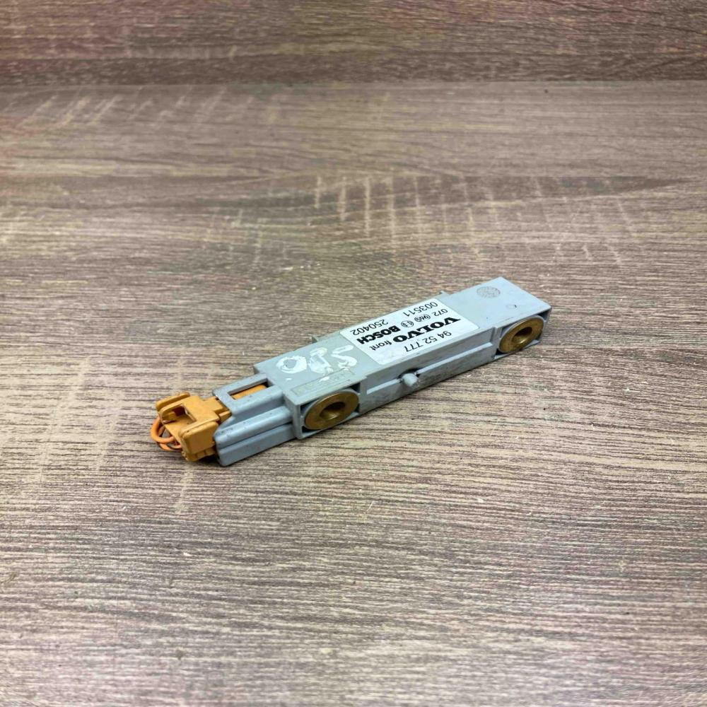 9452777 003511 250402 Airbag deployment crash/impact sensor Volvo S80