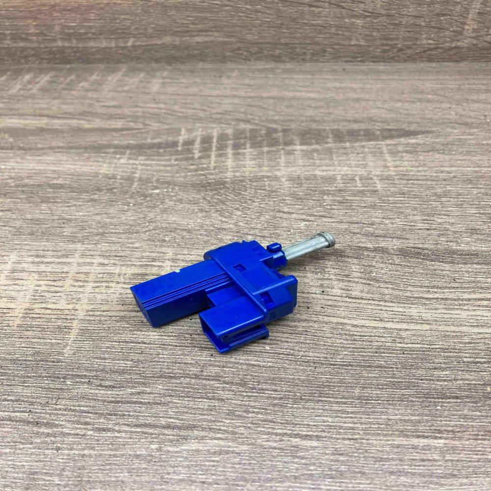 3M5T 7C534 AB U3NFA  Brake pedal sensor switch Volvo V50