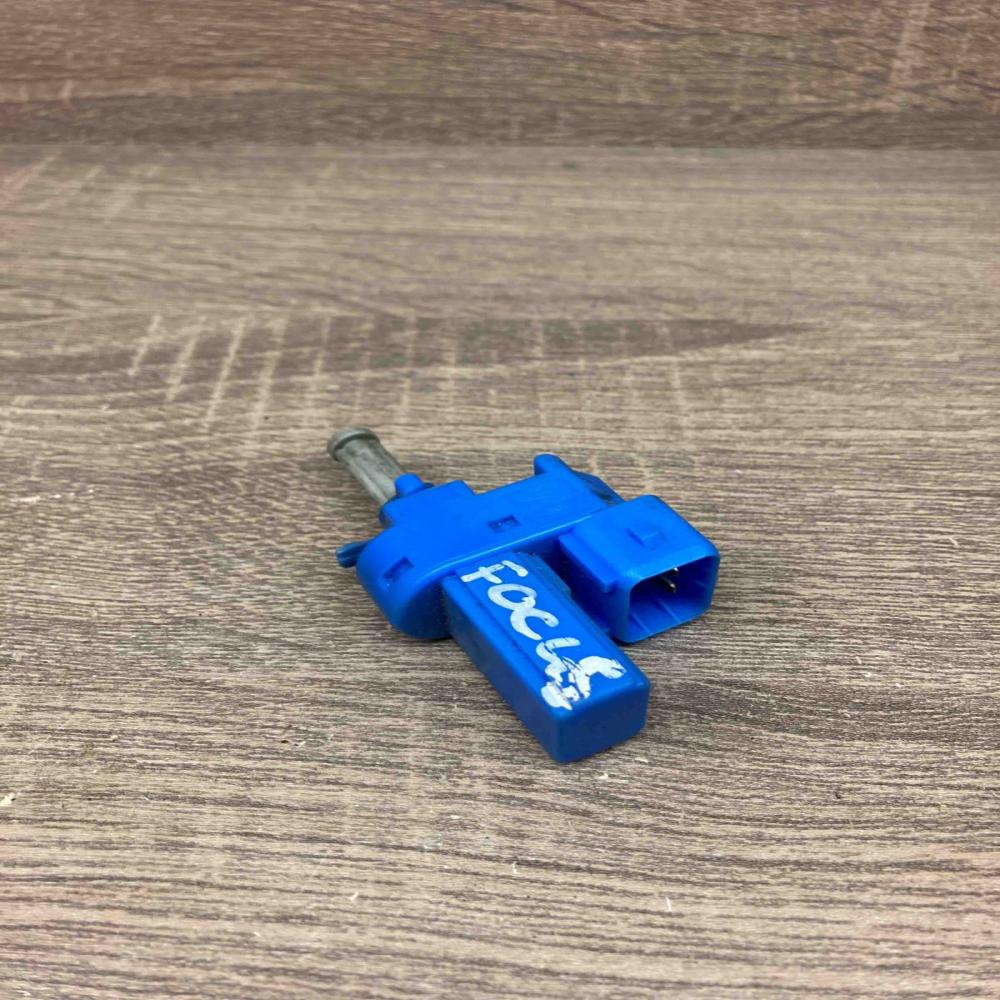 98AB 7C534 AA   Brake pedal sensor switch Ford Focus