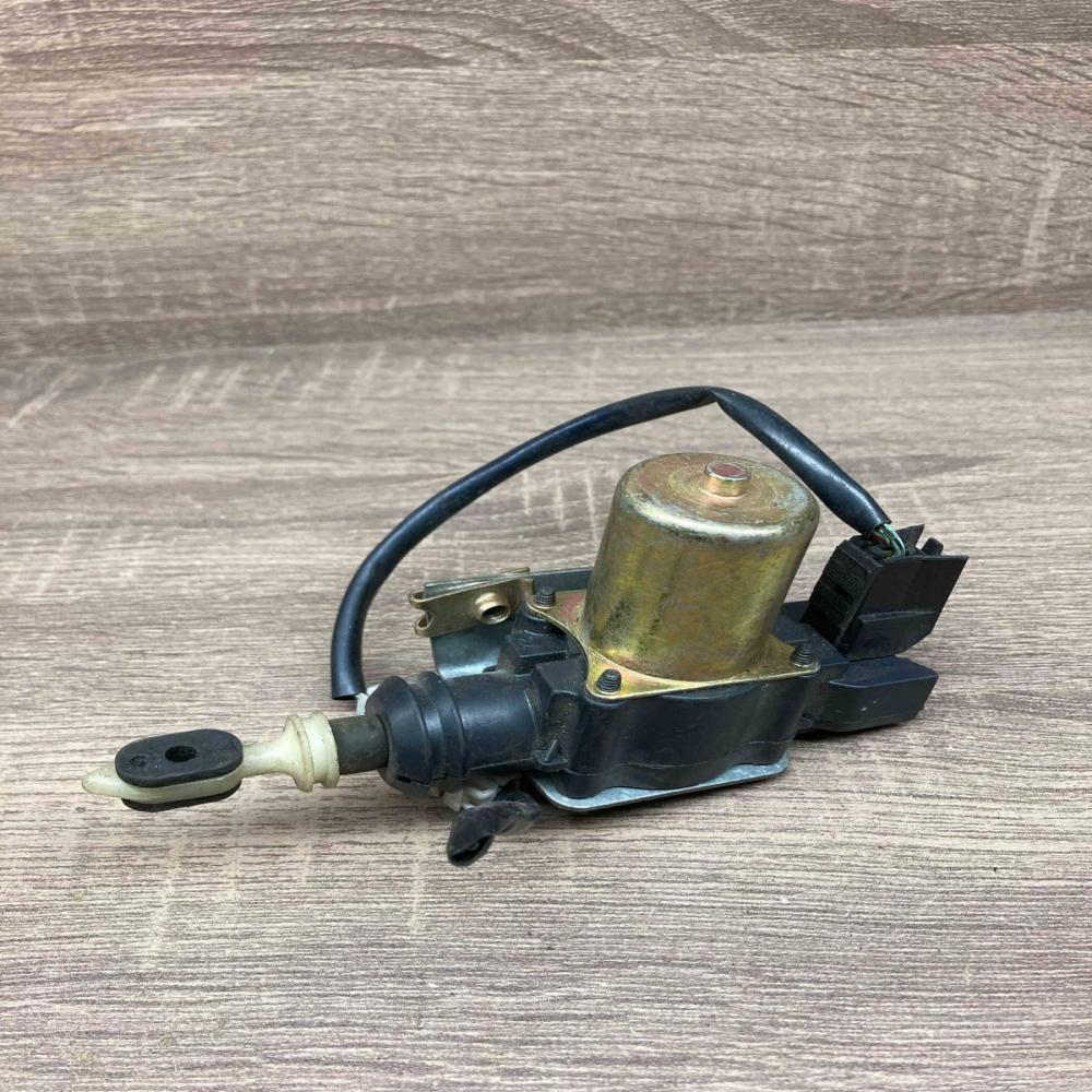 22102180 35594B  Central locking motor Mitsubishi Space Wagon