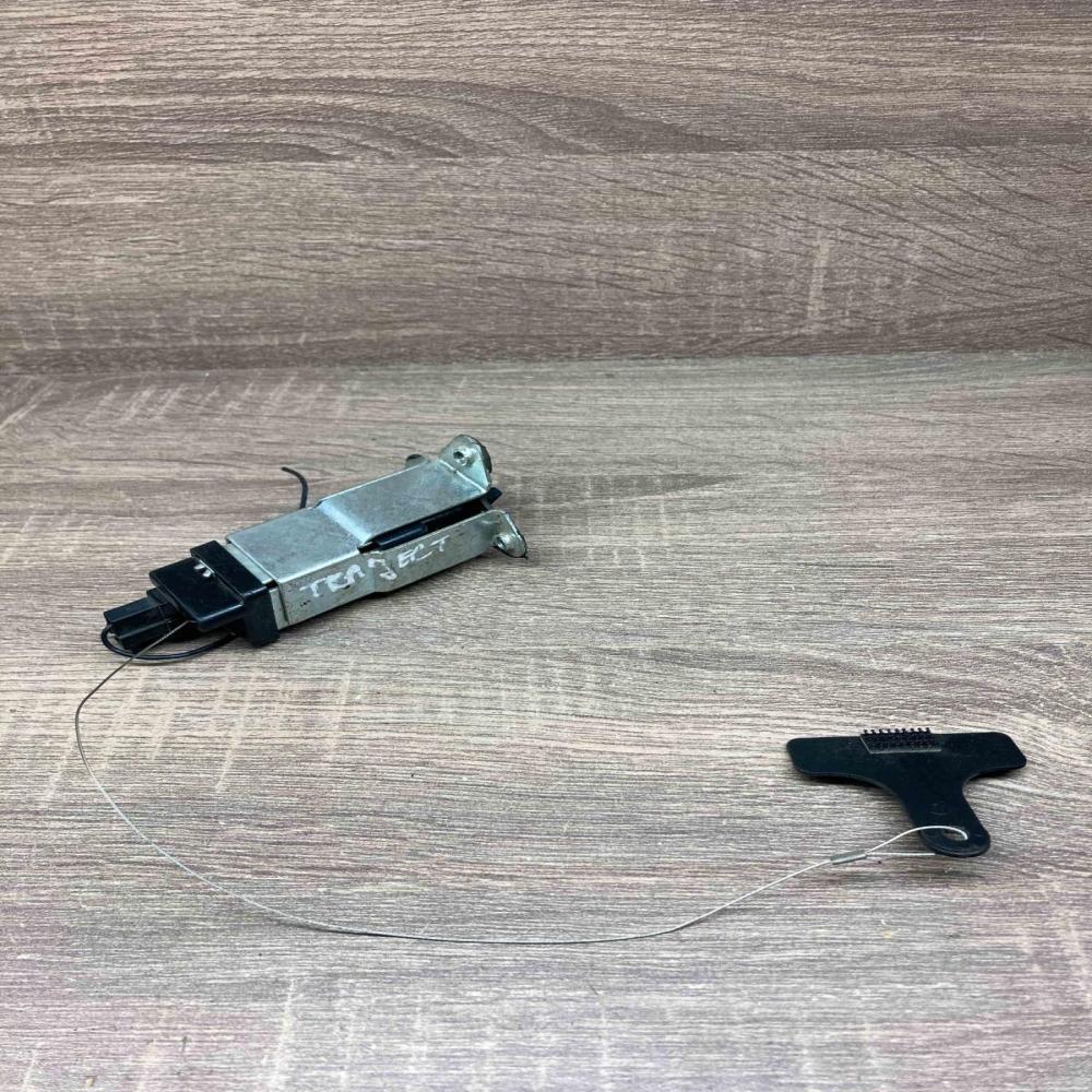 95780 3A000  Solenoid Fuel tank cap lock motor Hyundai Trajet