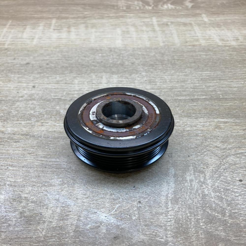 A6401500760   Alternator pulley Mercedes-Benz E A207