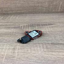 30737138   Airbag deployment crash/impact sensor Volvo V50