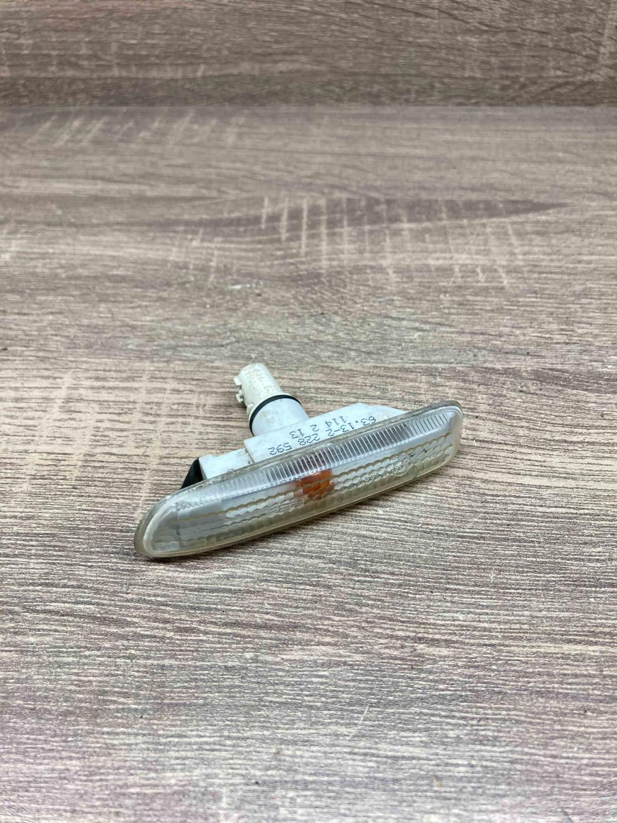 2228592   Front fender indicator light BMW 3 E46