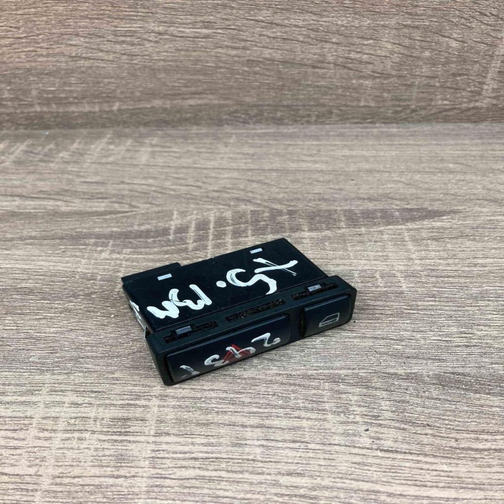 8368920   Hazard light switch BMW 3 E46