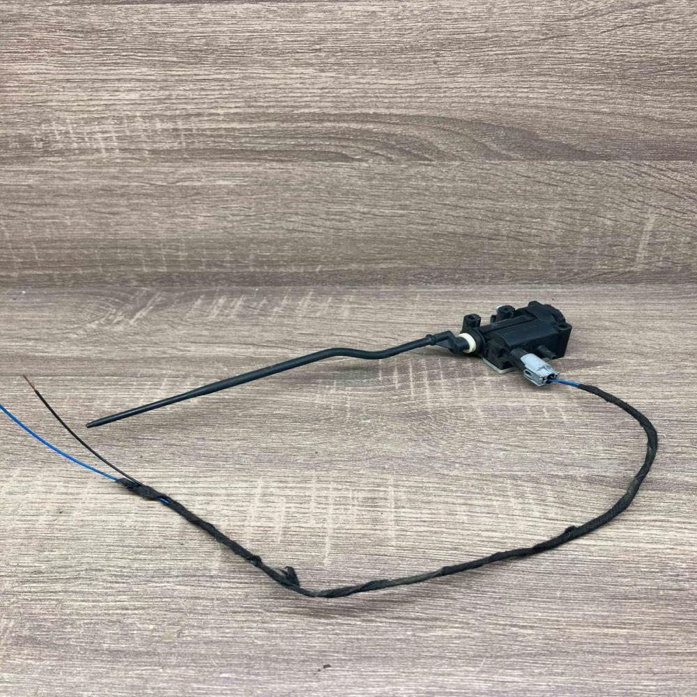 6985880   Fuel tank cap lock motor BMW 3 E90 E91