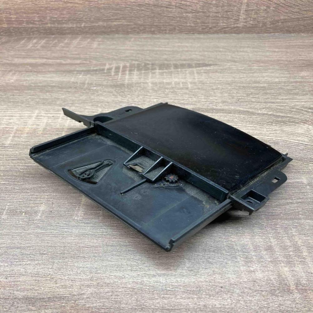 7112006 31629 0100  Car ashtray BMW 5 E60 E61