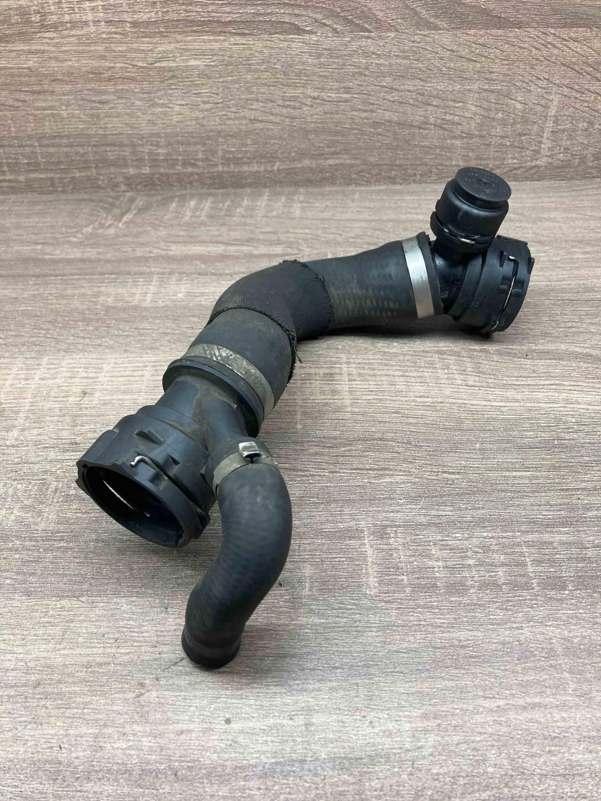 7798495 7799184  Engine coolant pipe/hose BMW X5 E70