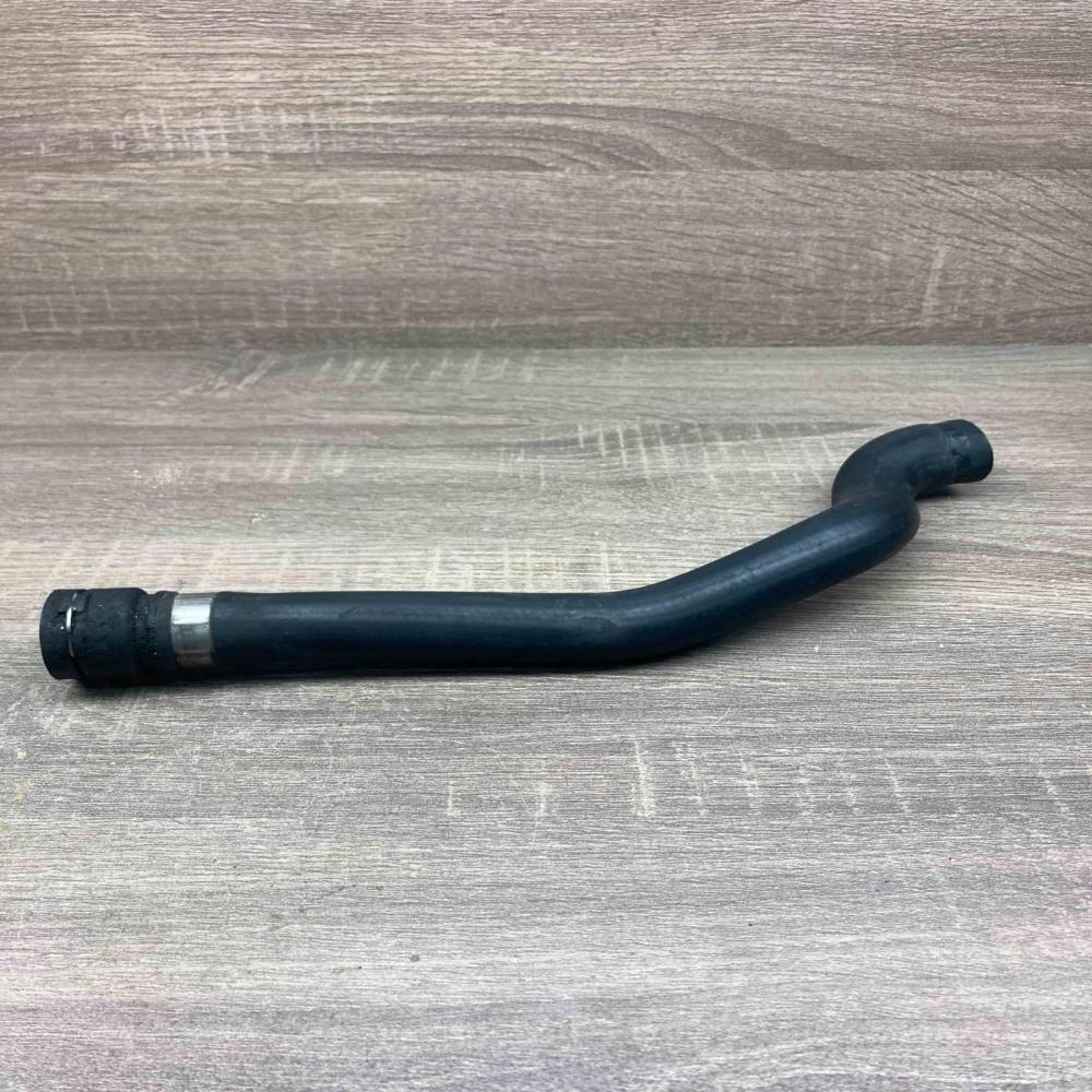 2247817   Engine coolant pipe/hose BMW 7 E38