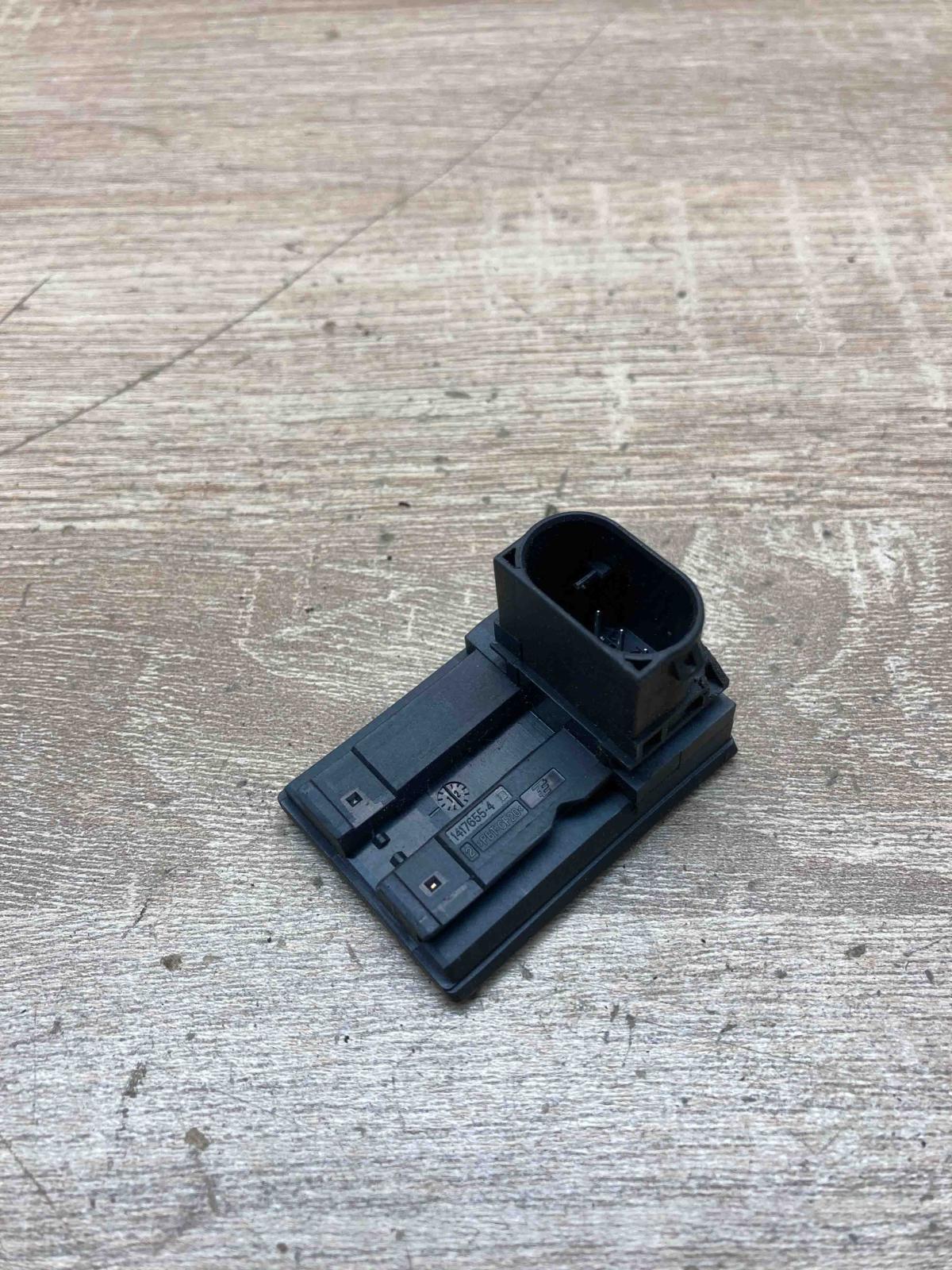 1417655 1417655 4  Other control units/modules BMW 5 F10 F11