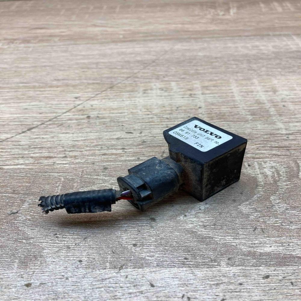 8691733 8691736 05W515 Airbag deployment crash/impact sensor Volvo S60