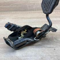 Mazda 626   Accelerator throttle pedal Mazda 626