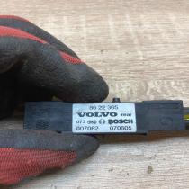 8622365   Airbag deployment crash/impact sensor Volvo V70