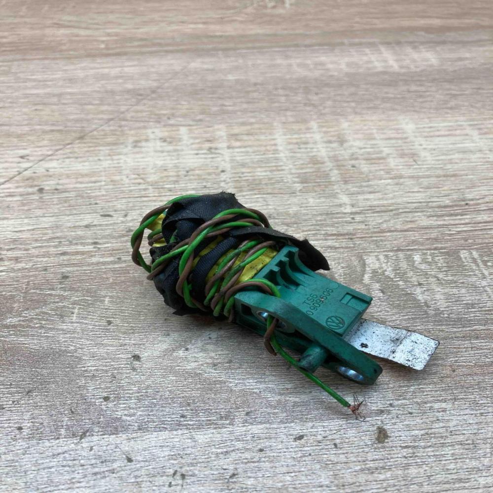 3C0909606  With Plug Airbag deployment crash/impact sensor Seat Leon (1P)