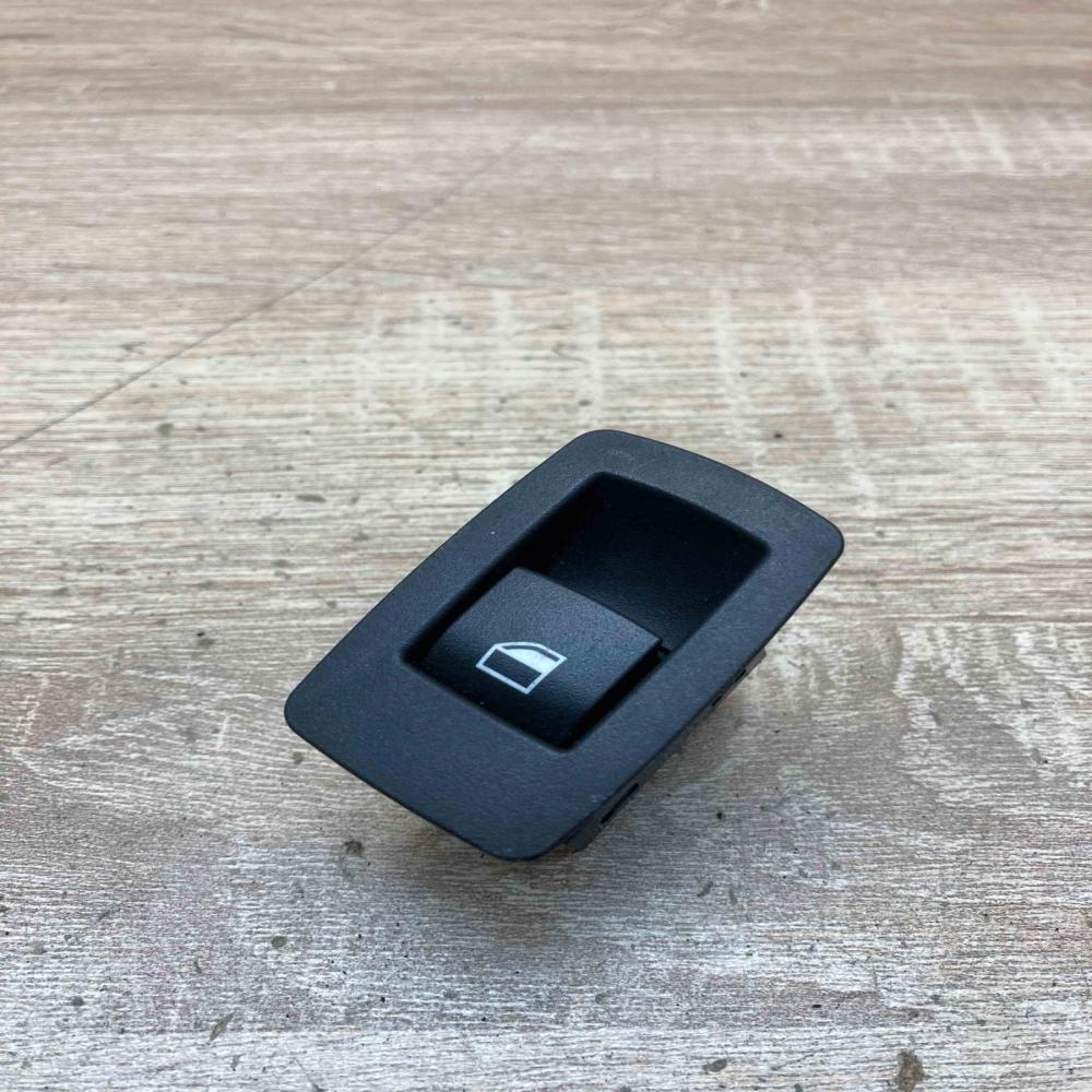 9208106   Electric window control switch BMW 1 F20 F21