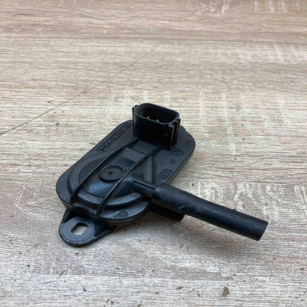 3M5A 5L200 AB NEISIEKELE  Exhaust gas pressure sensor Ford Focus