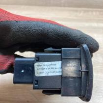 183575 37166  Wing mirror switch Toyota Avensis T250