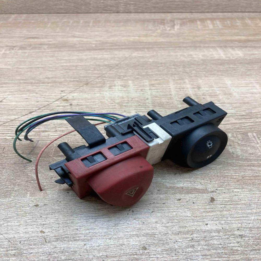 8200095493 8200109723  Hazard light switch Renault Scenic II -  Grand scenic II