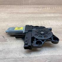 970714 101 WR12 290  Front door window regulator motor Volvo XC70