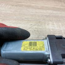 970714 101 WR12 290  Front door window regulator motor Volvo XC70