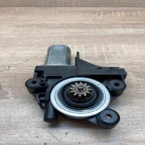 970714 101 WR12 290  Front door window regulator motor Volvo XC70