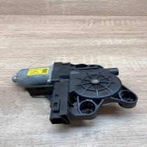 970715 101 1174081 A  Rear door window regulator motor Volvo V70