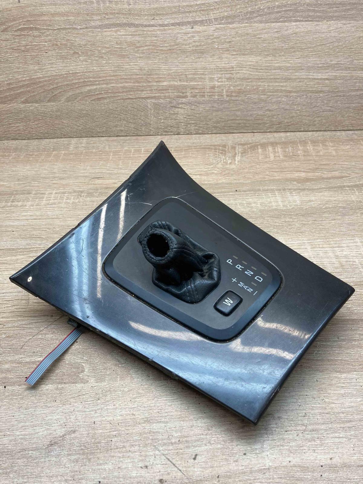 B30676026 30676026  Gear shifter surround trim plastic Volvo S80