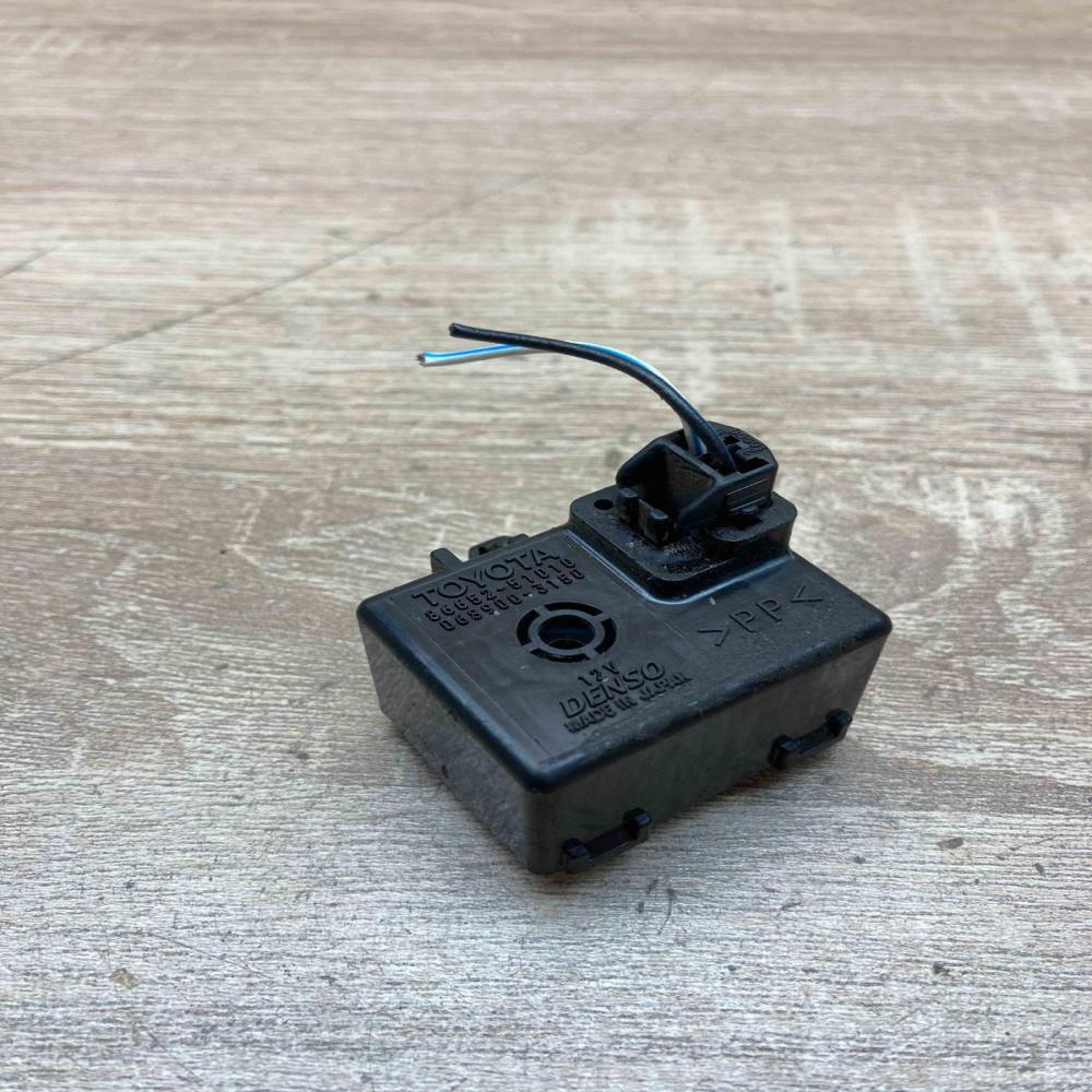 86652 51010 068900 3150  Other relay Toyota Prius (XW30)