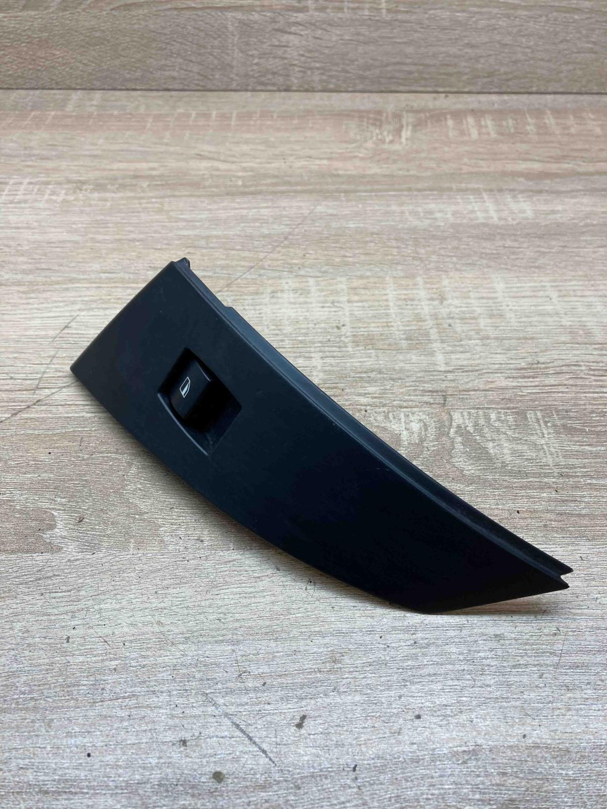 6922244 15979804  Electric window control switch BMW 5 E60 E61