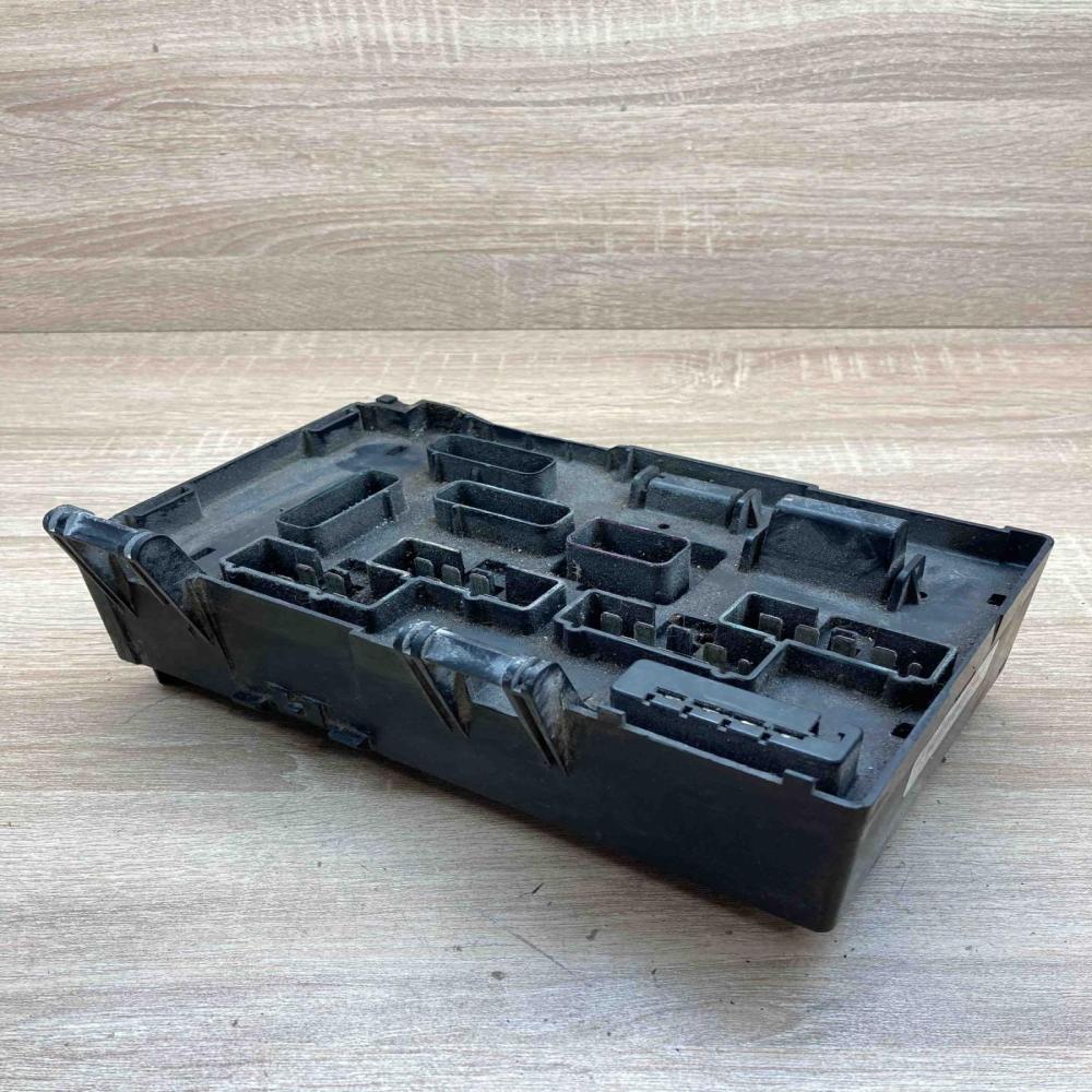 04869200AK   Fuse module Chrysler Voyager