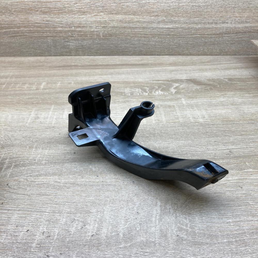A1688800414   Front bumper mounting bracket Mercedes-Benz A W168