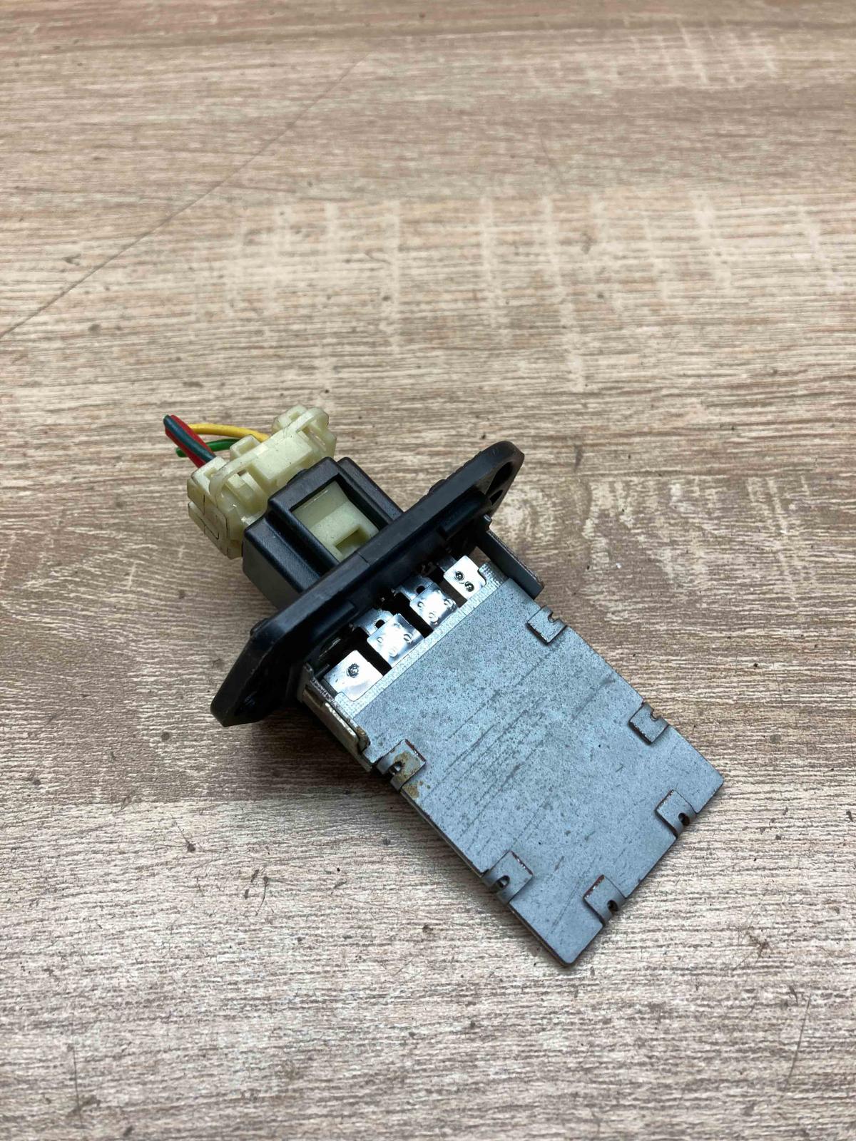 SA GC 16N2 SAGC16N2  Heater blower motor/fan resistor Honda Civic
