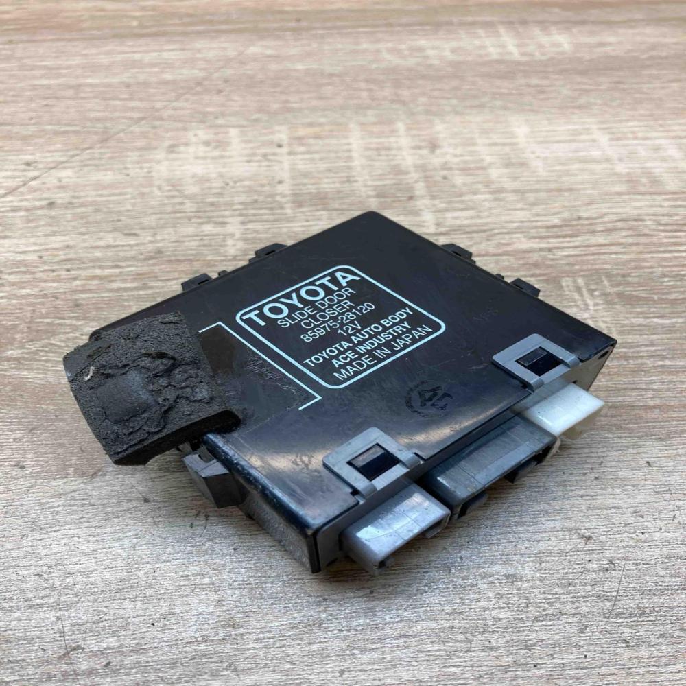 85975 28120   Door central lock control unit/module Toyota Previa (XR30, XR40) I
