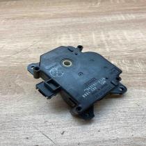 063700 8330   Air flap motor/actuator Toyota RAV 4 (XA20)