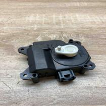 063700 8330   Air flap motor/actuator Toyota RAV 4 (XA20)