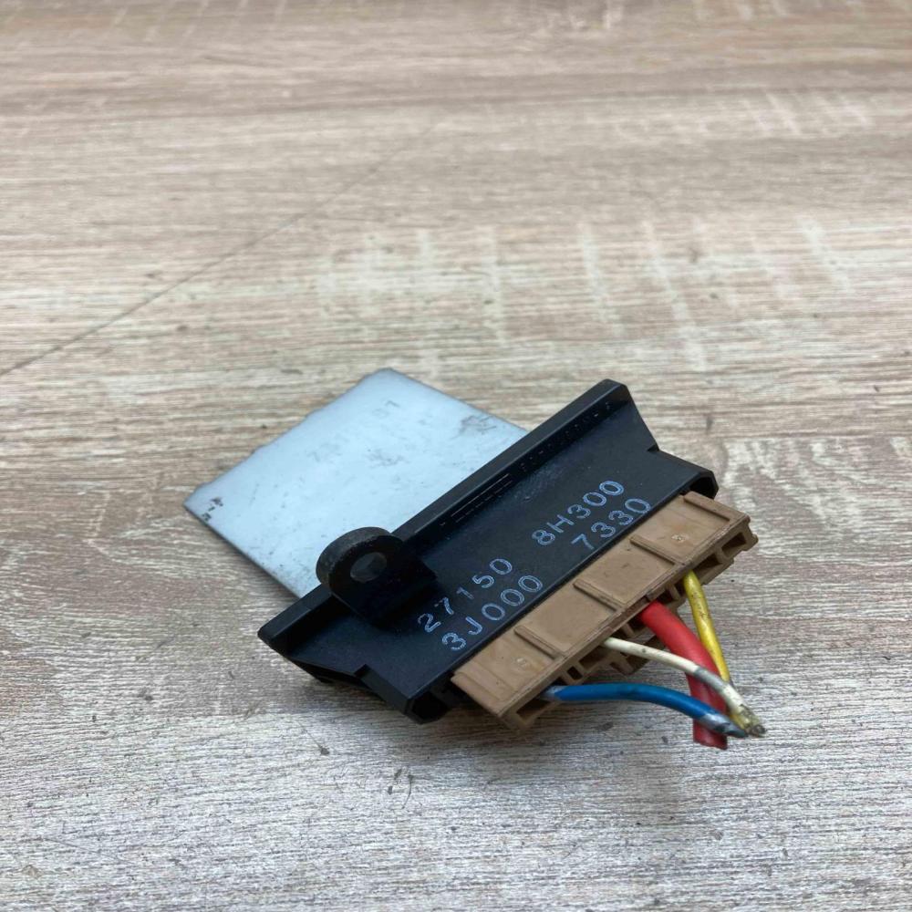 27150 8H300 3J000 7330  Heater blower motor/fan resistor Nissan Almera N16