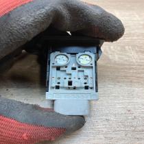 153337 837 1D33  Windscreen/window heater switch Toyota Avensis T250