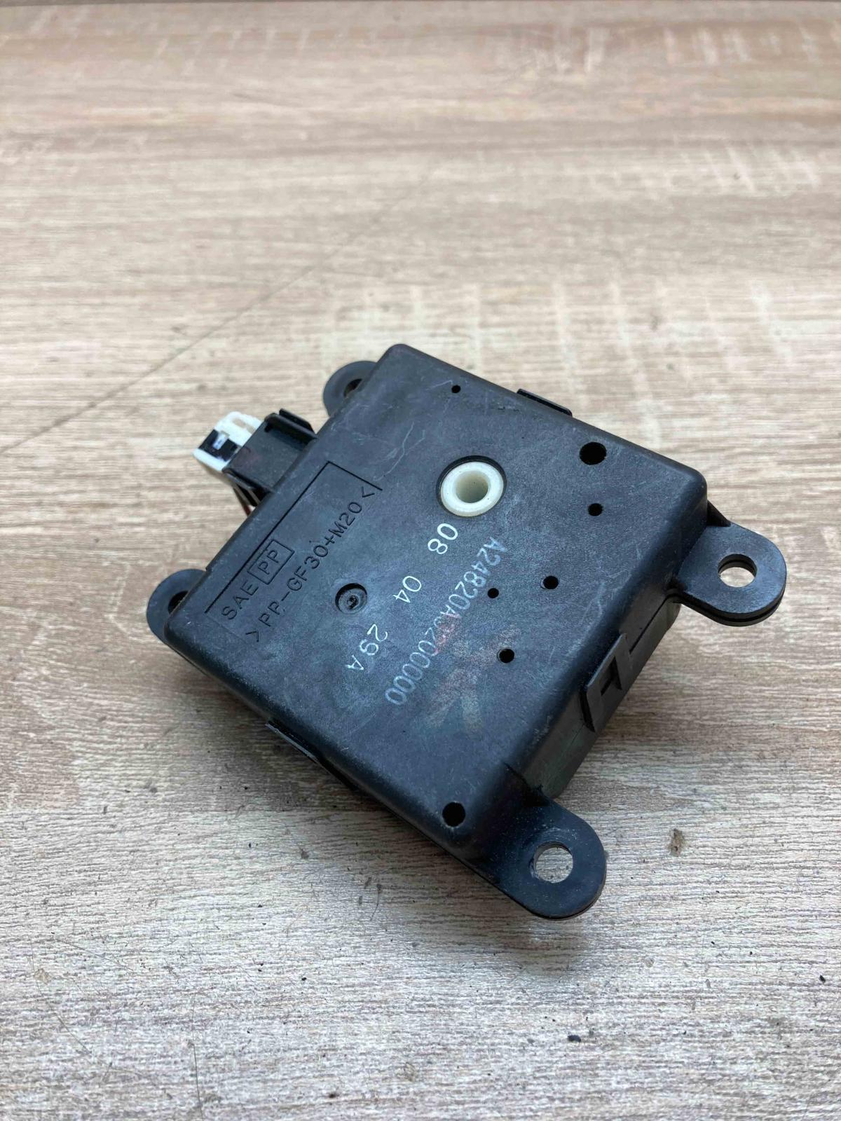 A24820A3200000   Air flap motor/actuator Nissan Qashqai+2