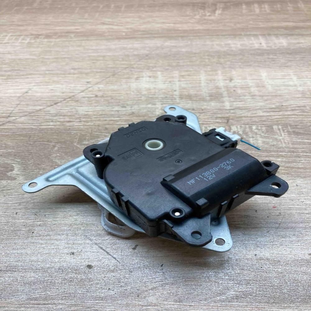 113800 2760  Used Air flap motor/actuator Toyota Corolla Verso AR10