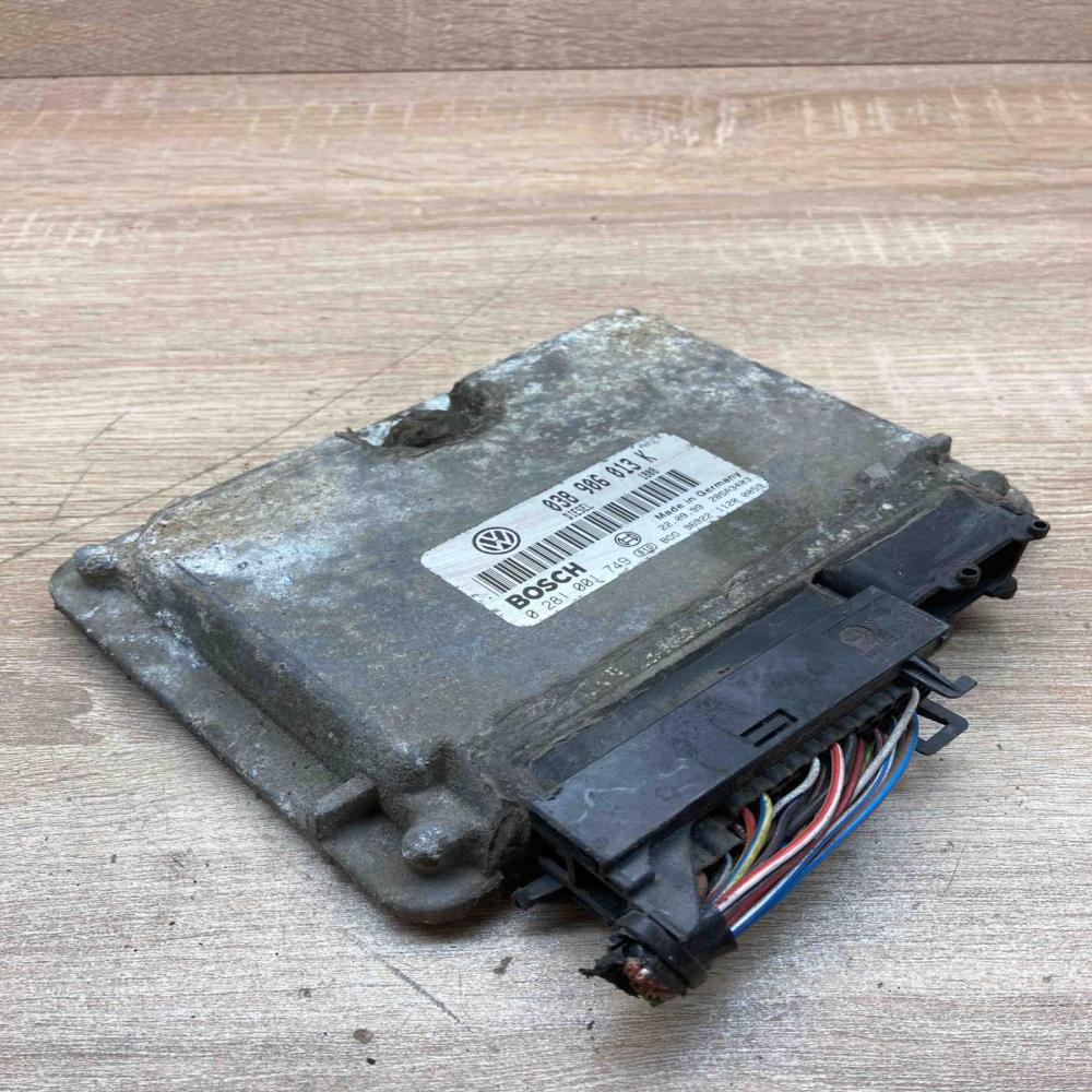 038906013K 0281001749  Engine control unit/module ECU Volkswagen Polo III 6N 6N2