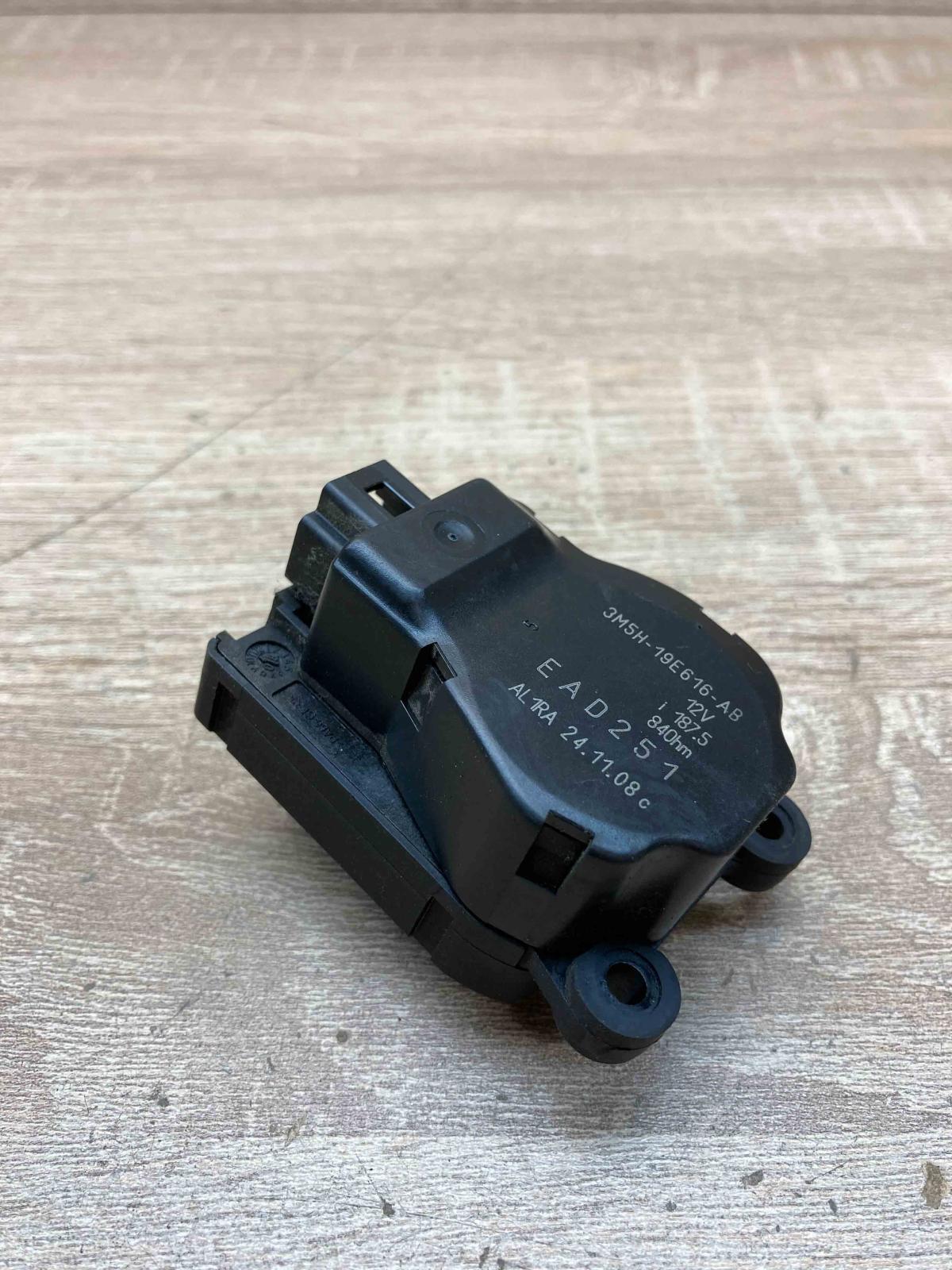 3M5H 19E616 AB EAD251  Air flap motor/actuator Ford C-MAX I