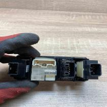 183575 777669  Wing mirror switch Toyota Avensis T250