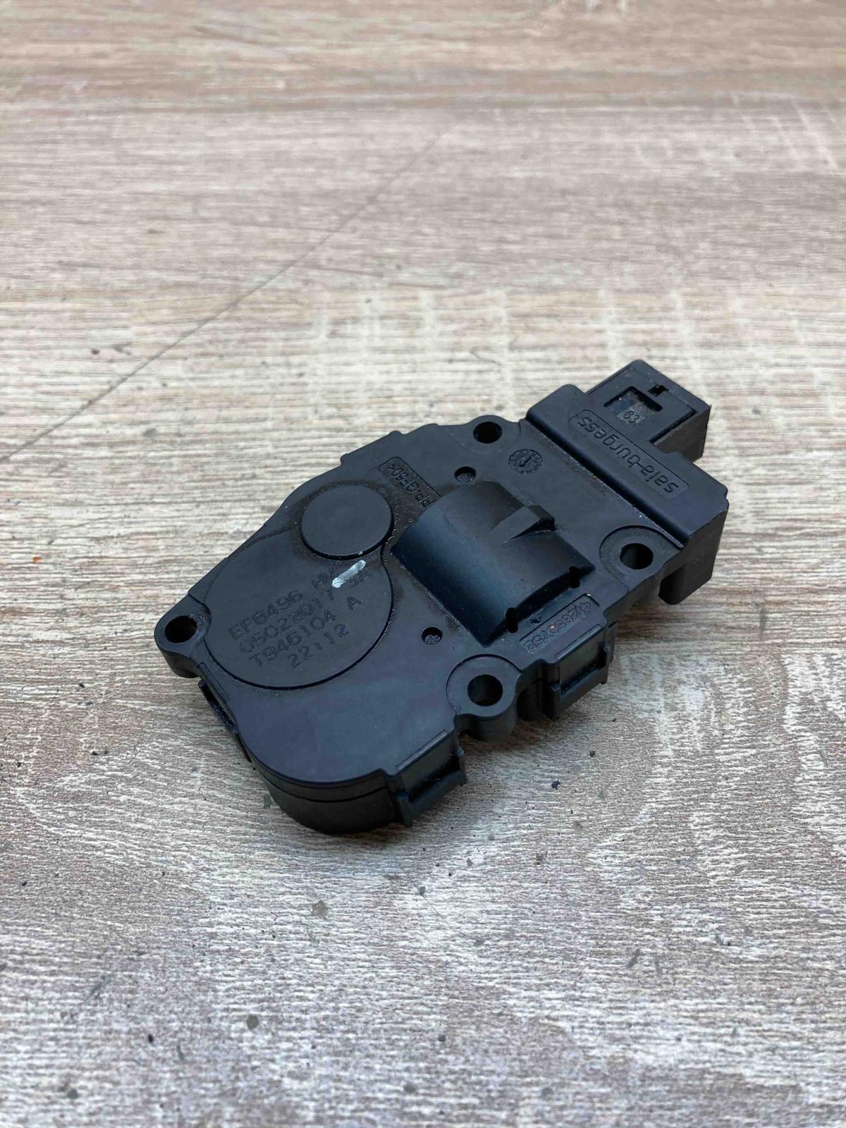 T946104A   Air flap motor/actuator Mercedes-Benz GLE (W166 - C292)