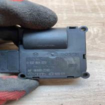 4E0820511  0132801323 Air flap motor/actuator Volkswagen Touareg I