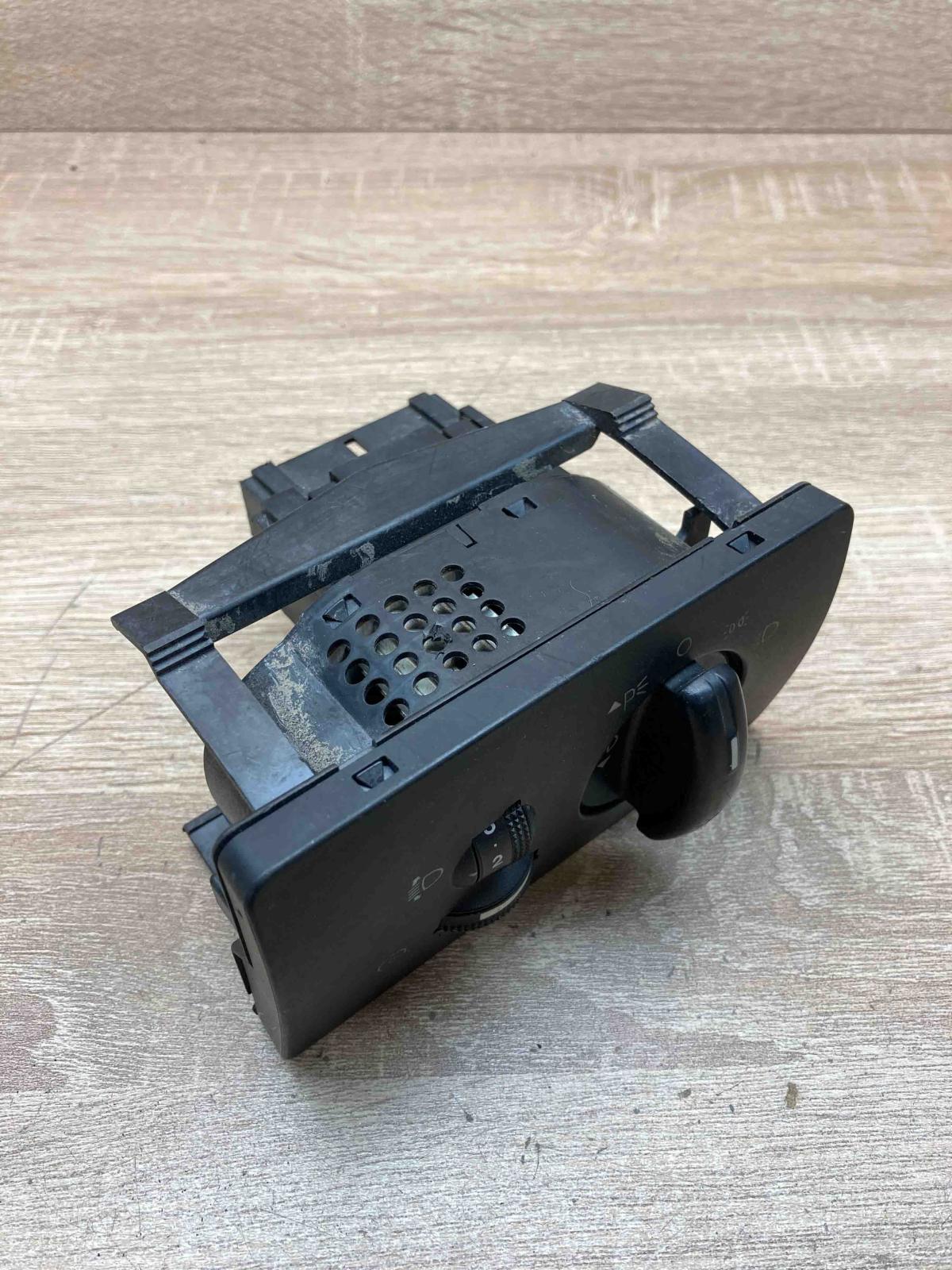 1S7T 13A024 FB   Light switch Ford Mondeo Mk III