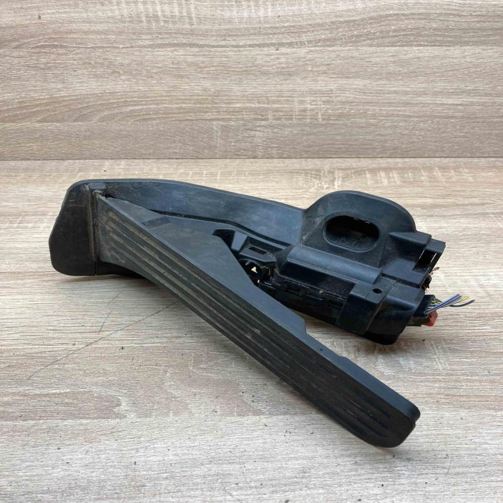 1K2721503M 6PV008745 00  Accelerator throttle pedal Volkswagen PASSAT B6