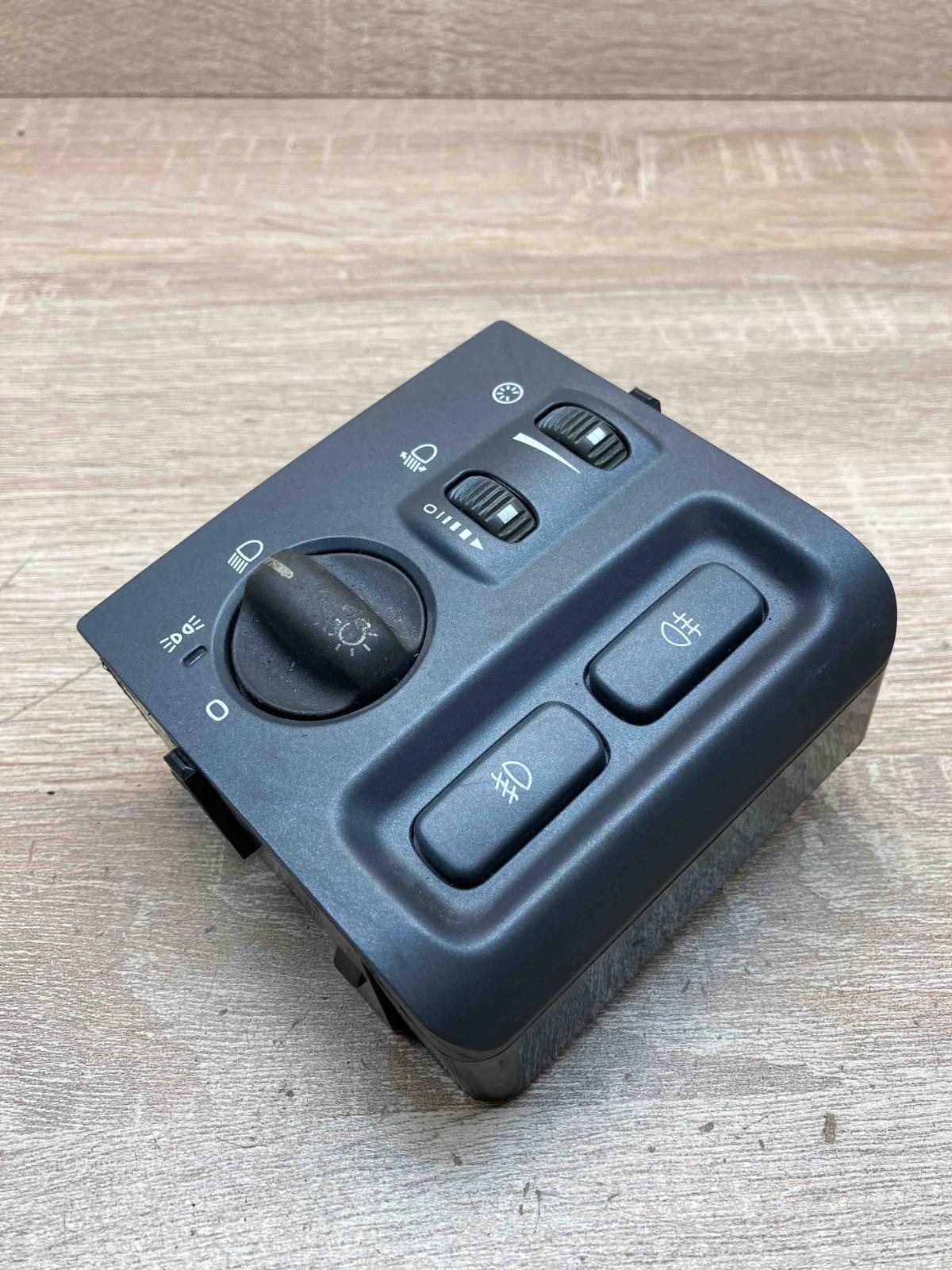 30613945   Light switch Volvo S40, V40