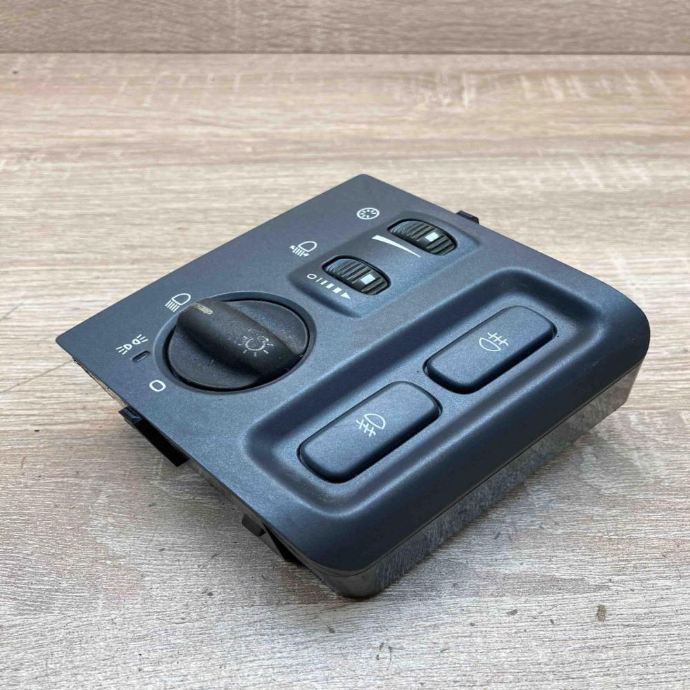 30613945   Light switch Volvo S40, V40