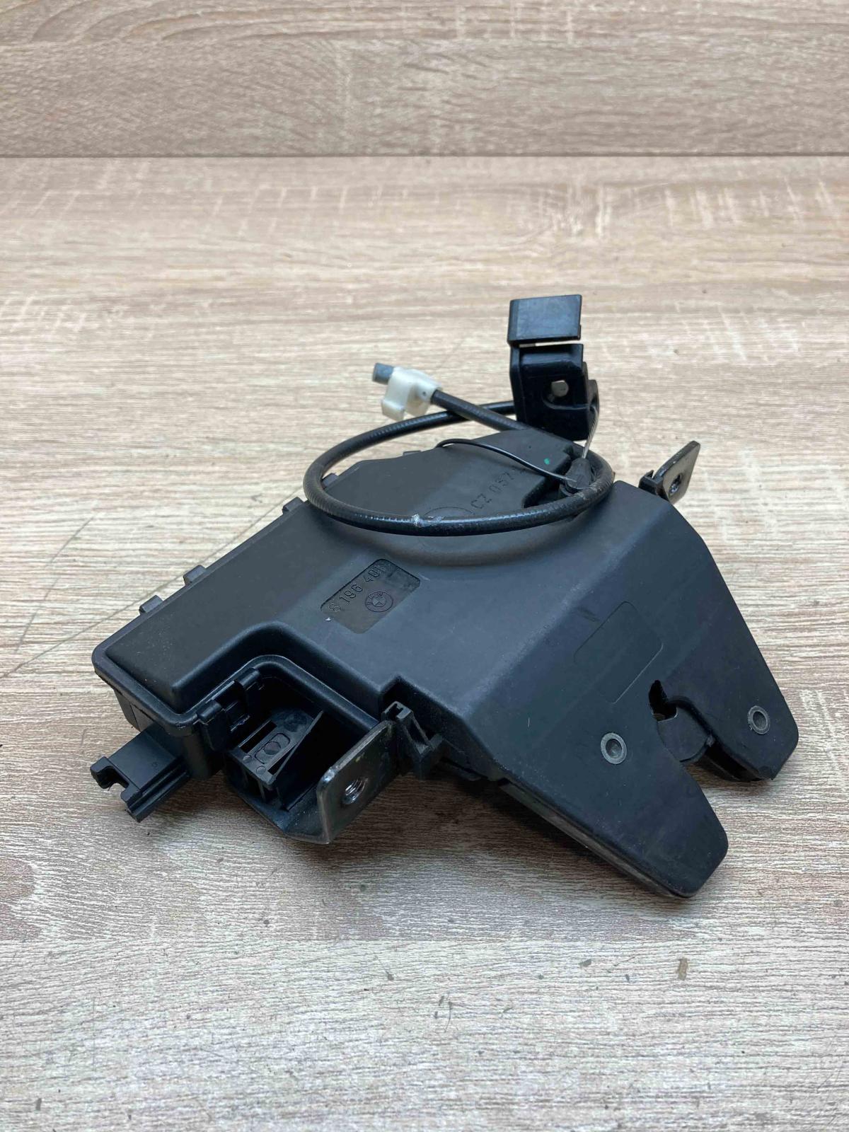 8196401   Tailgate/trunk/boot lock/catch/latch BMW 3 E46